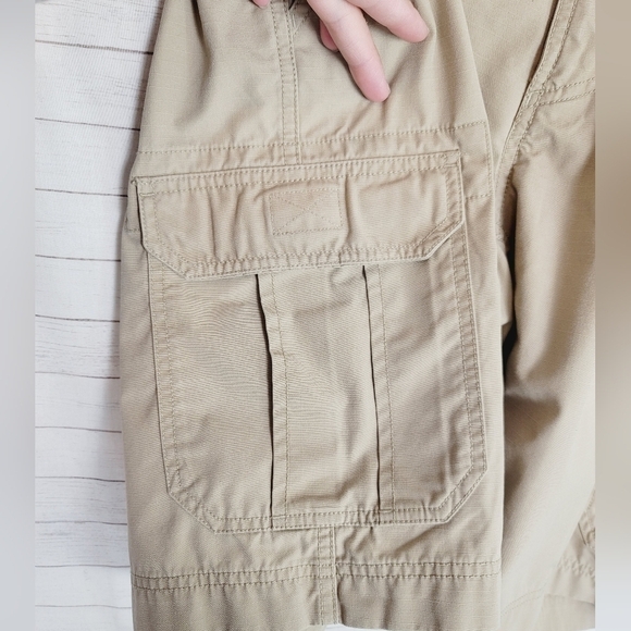 THE NORTH FACE KHAKI CARGO SHORTS, SZ 34 - Picture 3 of 11